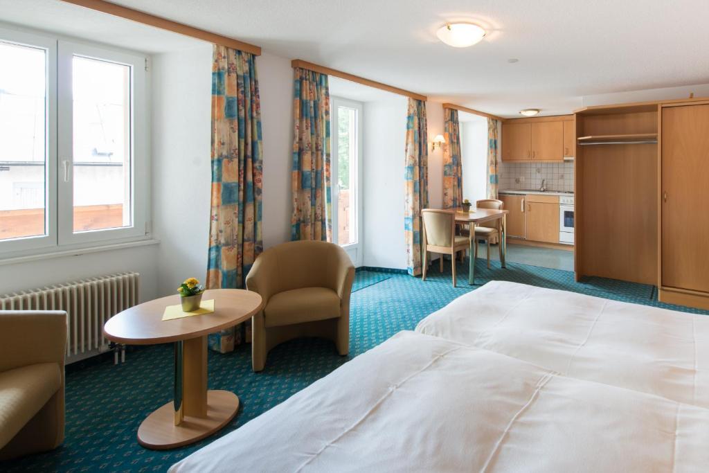 Hotel Portjengrat Saas-Almagell Habitación foto